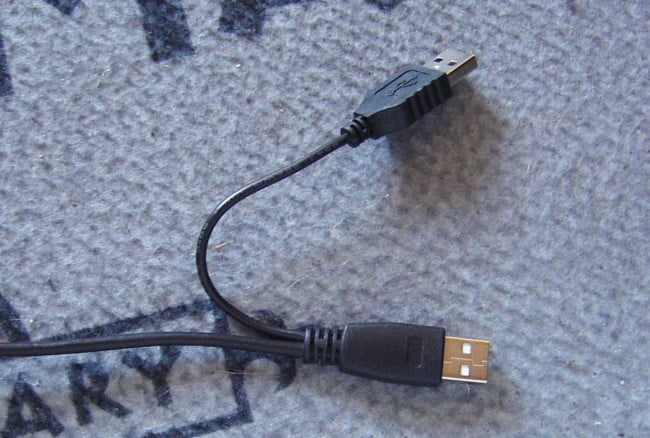 AOC E2251FWU 22 inch Widescreen USB LED Monitor dual USB cable 650x438 1