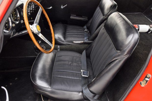 Apollo 5000 GT Interior
