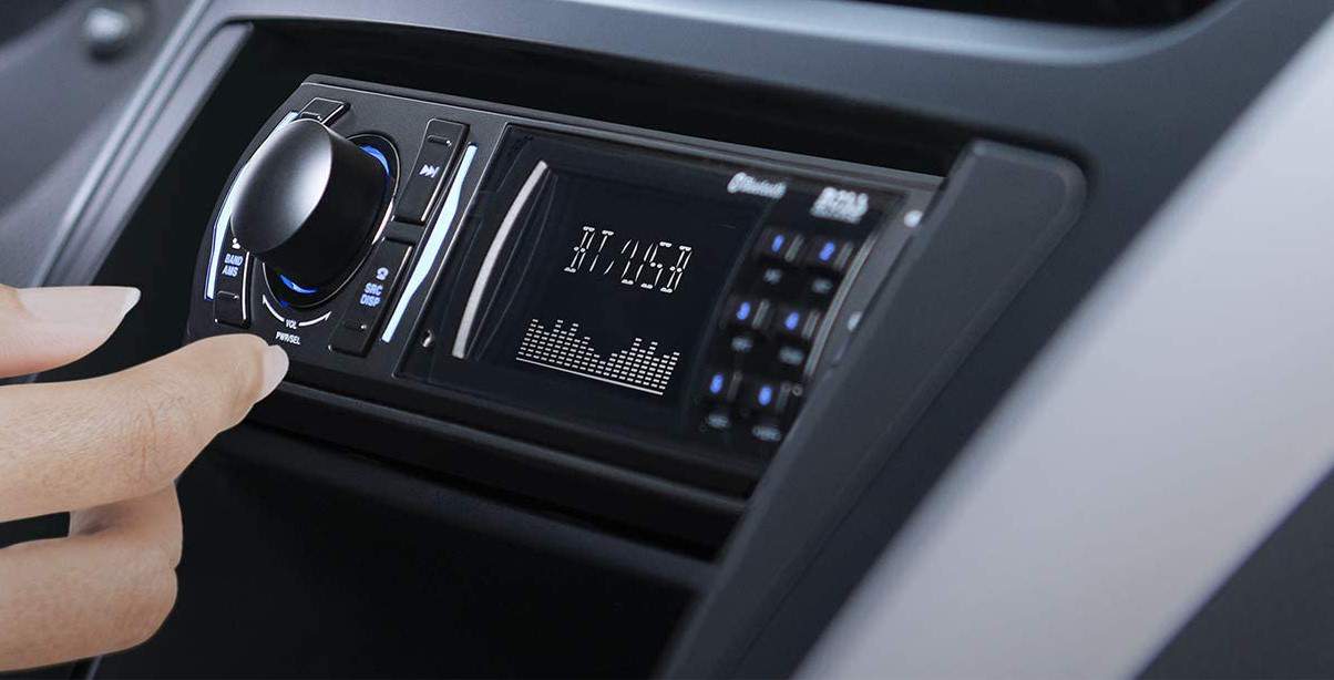 BOSS Audio 616UAB Multimedia Car Stereo Review
