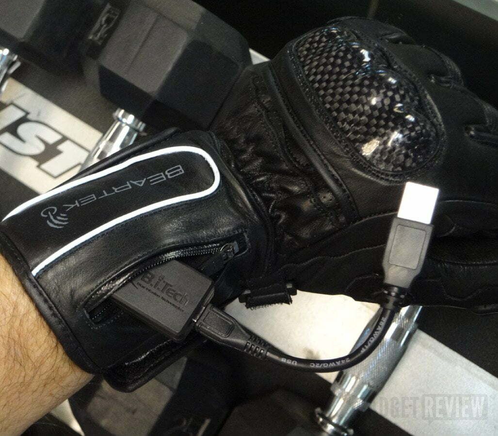 Beartek moto Gloves back with BT module
