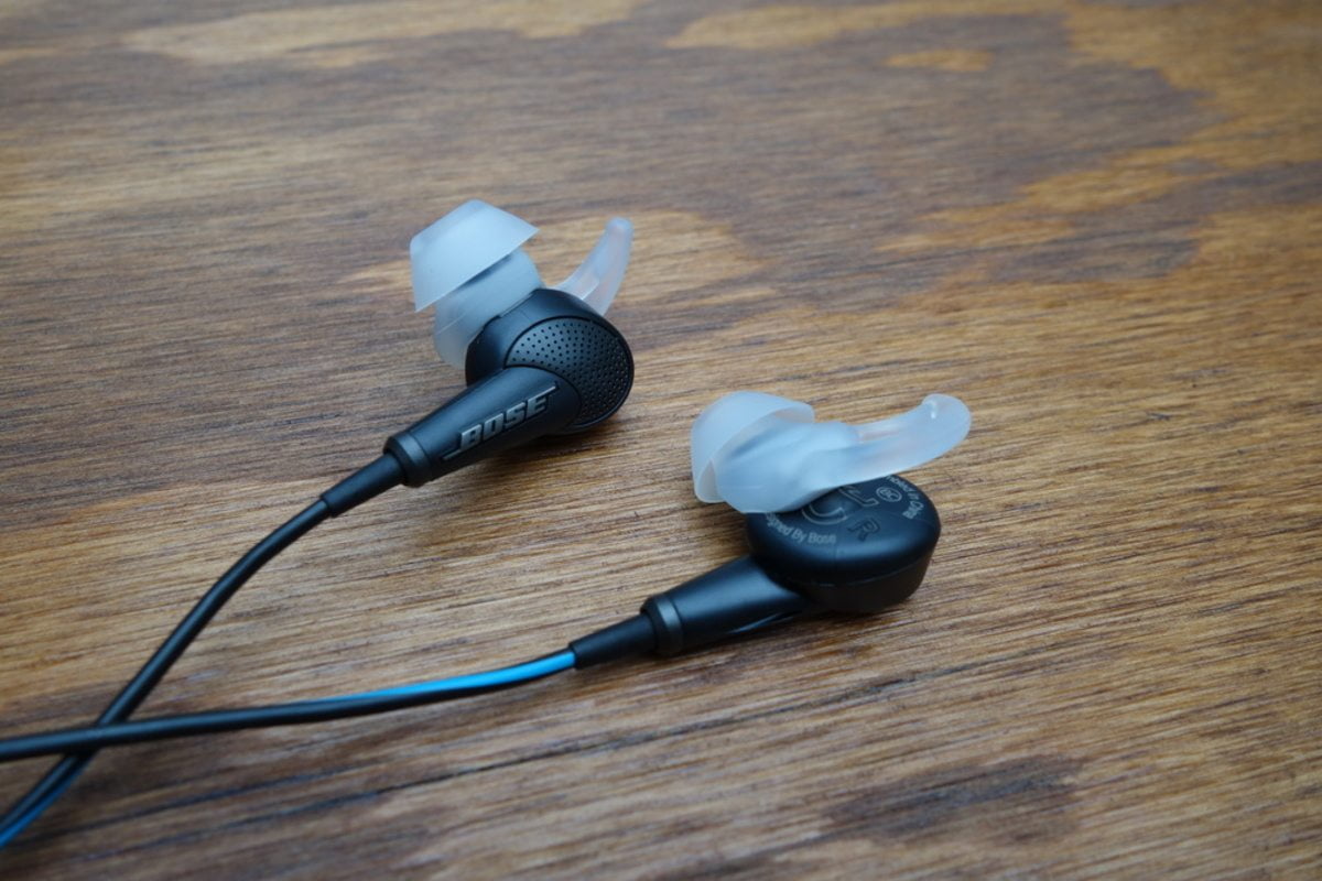 オーディオ機器 ヘッドフォン Bose QC 20 Noise Cancelling In-Ear Headphone Review