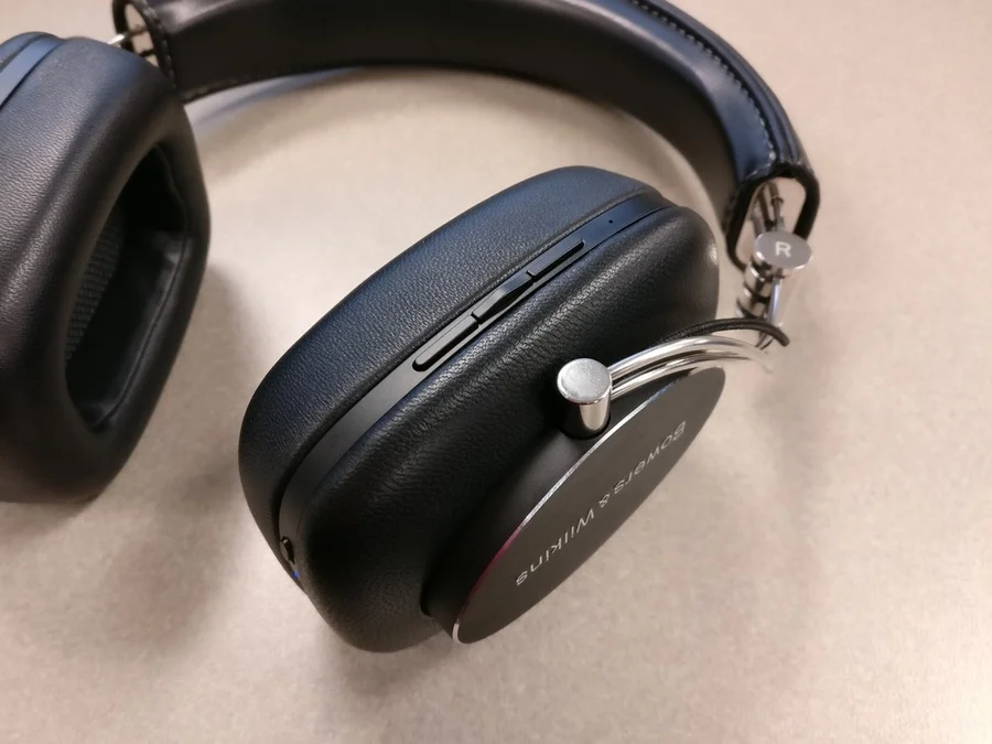 Bowers & Wilkins P7 Wireless Over-Ear Headphones Review - Gadget 