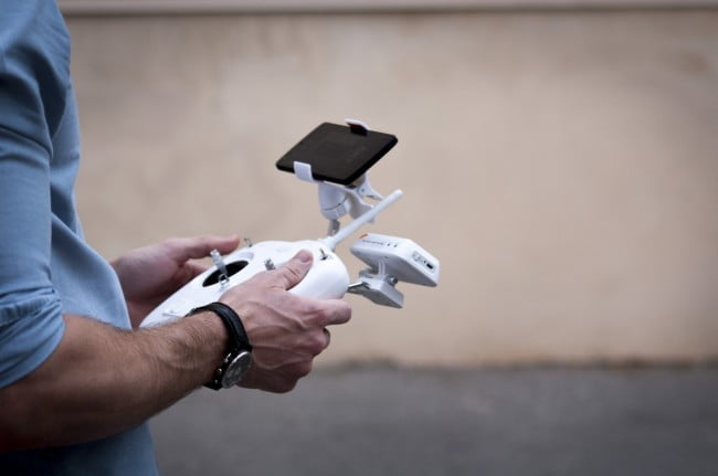 DJI Phantom 2 Vision Review (video) 16 DJI Phantom 2 Vision-002
