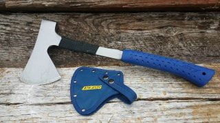Estwing Camper’s Axe Splitting Construction Review