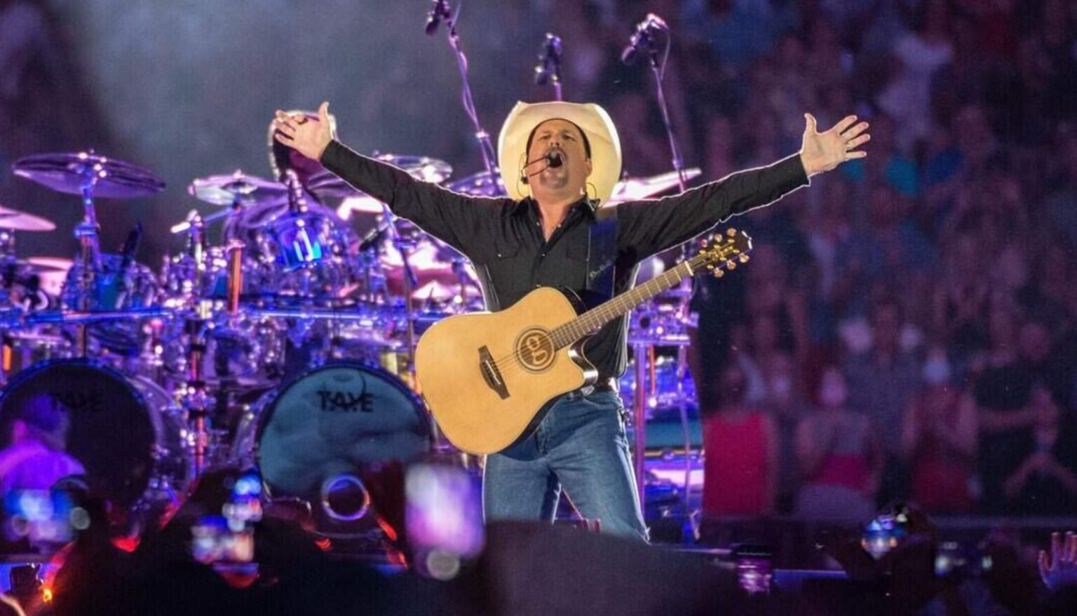 Garth Brooks Kansas City Ticket Sale Halted Over Bot Activity - Gadget ...