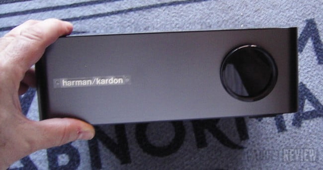 Harman Kardon MAS 102 Music System holding volume knob 650x342 1