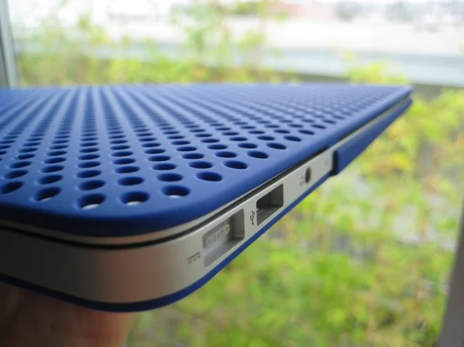 Incase 13 inch Macbook Air Perforated Case 1 650x487 1