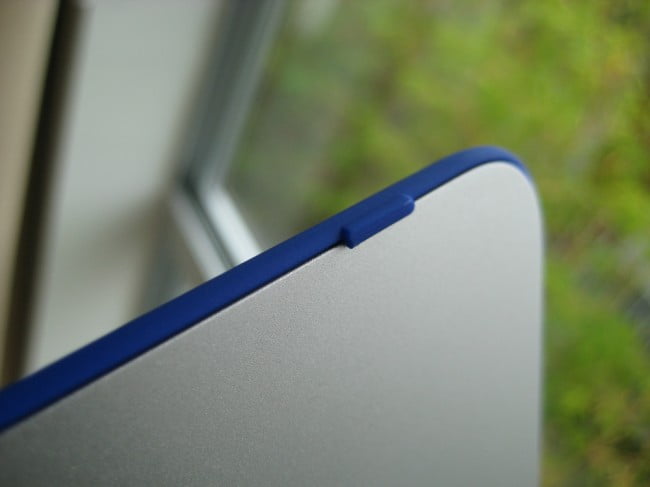 Incase 13 inch Macbook Air Perforated Case 6 650x487 1