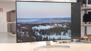 LG 32UD99-W Review