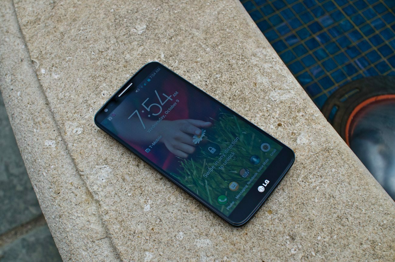 LG G2 Review - Gadget Review