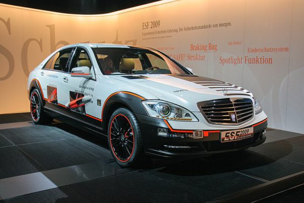 13 Key Features of Mercedes' 2024 Driving Assistance Package Explained ...