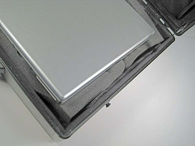 Mezzi 15-inch Black Aluminum Suitcase - 9