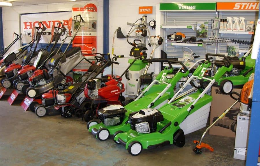 When Do Lawn Mowers Go on Sale: The Best Time to Buy 14 Mowers for Sale