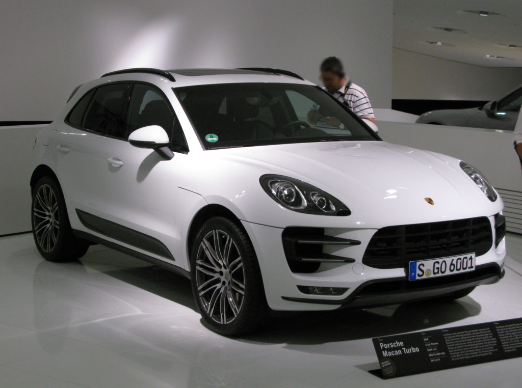 Porsche Macan Turbo EV