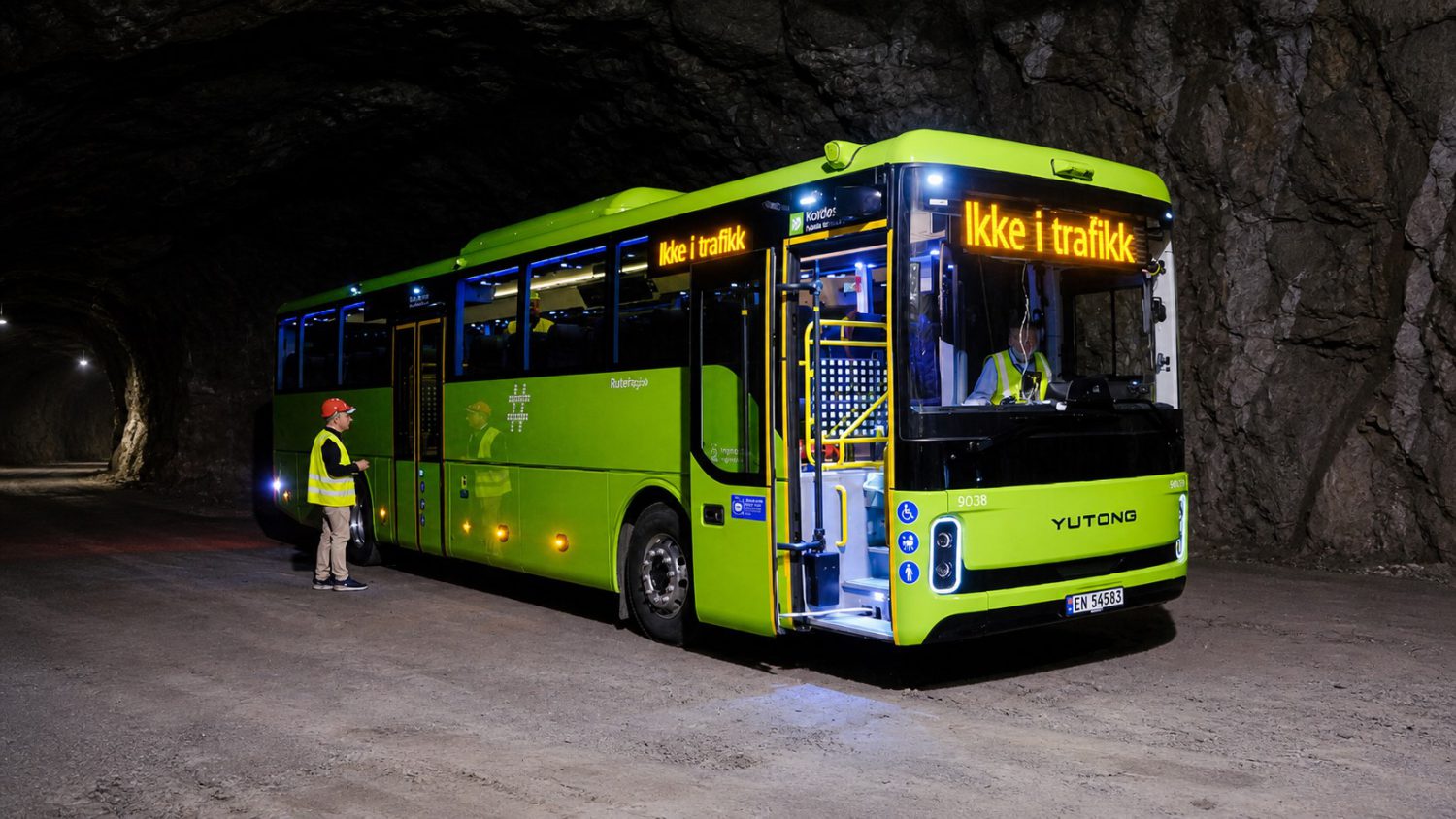 NIO ES8 in Norwegian Mine: 90% of Traffic Went to Chinese Servers
