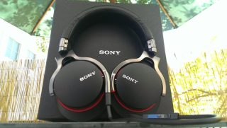 Image of Sony MDR-1R Premium Headphones Review