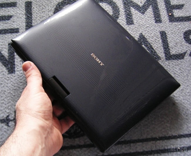 Sony Portable Blu ray DiscDVD Player BDP SX910 hold case 650x529 1