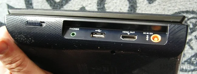 Sony Portable Blu ray DiscDVD Player BDP SX910 ports 650x246 1