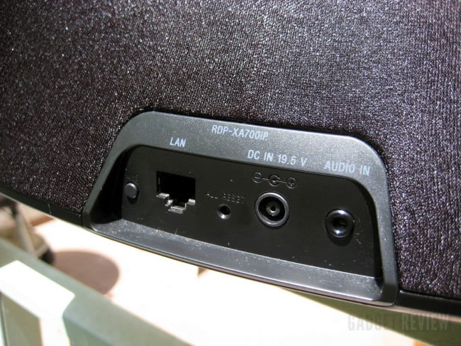 Sony RDP X700IP Speaker Dock 005 650x487 1