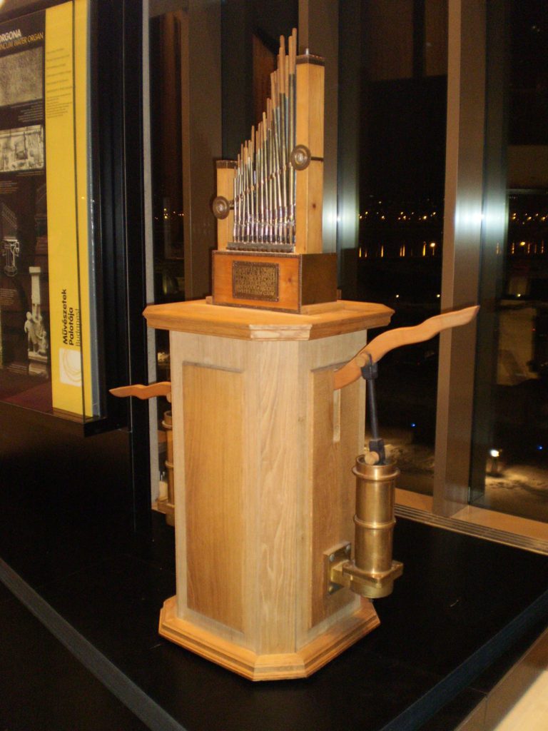 The Hydraulis