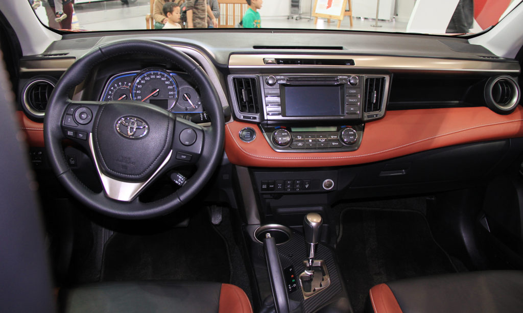 Toyota RAV4 - Interior
