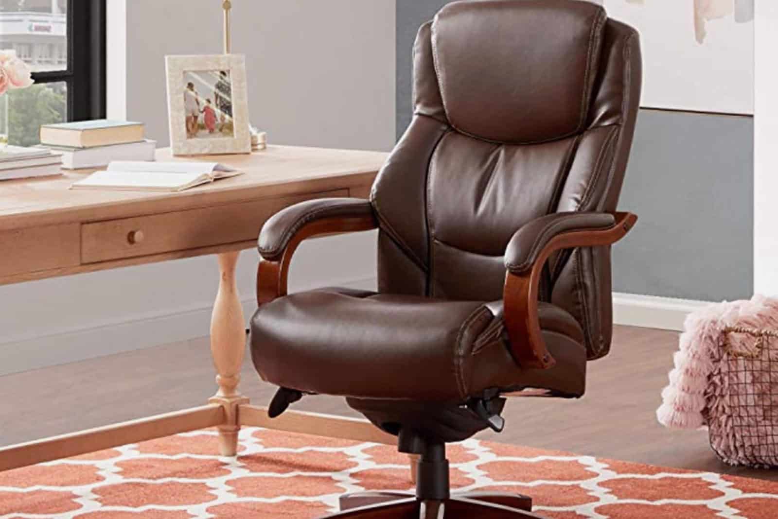 Comfy Leather Look Desk Chair 