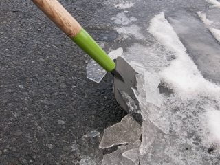 Best Ice Scraper for Sidewalk