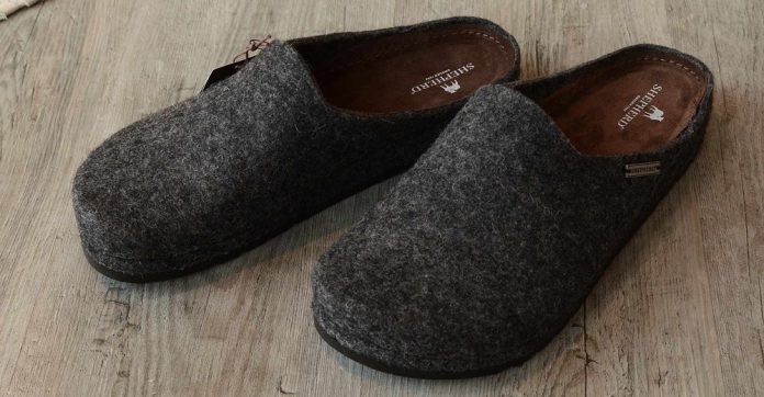 Roxoni Mens Suede Look Faux Sheepskin Lined Slippers; Ideal Winter Scuff House Shoes for Indoor and Outdoor Grey 