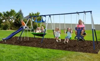 Best Outdoor Swings for Kids Under 100 Pounds