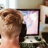 Headphones vs Headset for Gaming