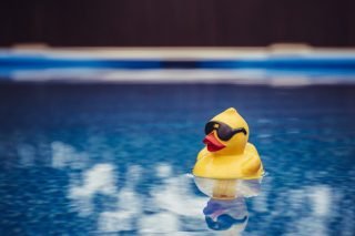 How Does a Pool Vacuum Work?