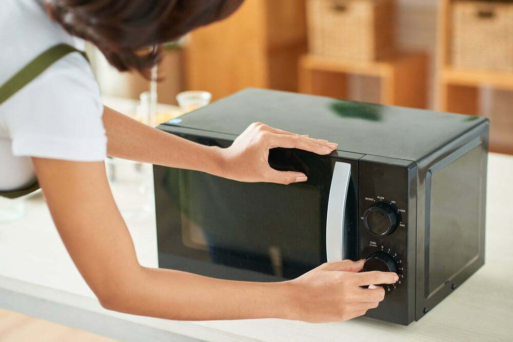 How to Fix a Microwave Light That Isn’t Working