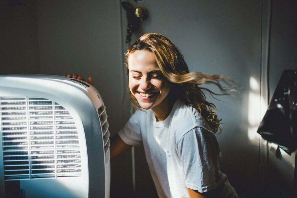 how to make fan blow cold air