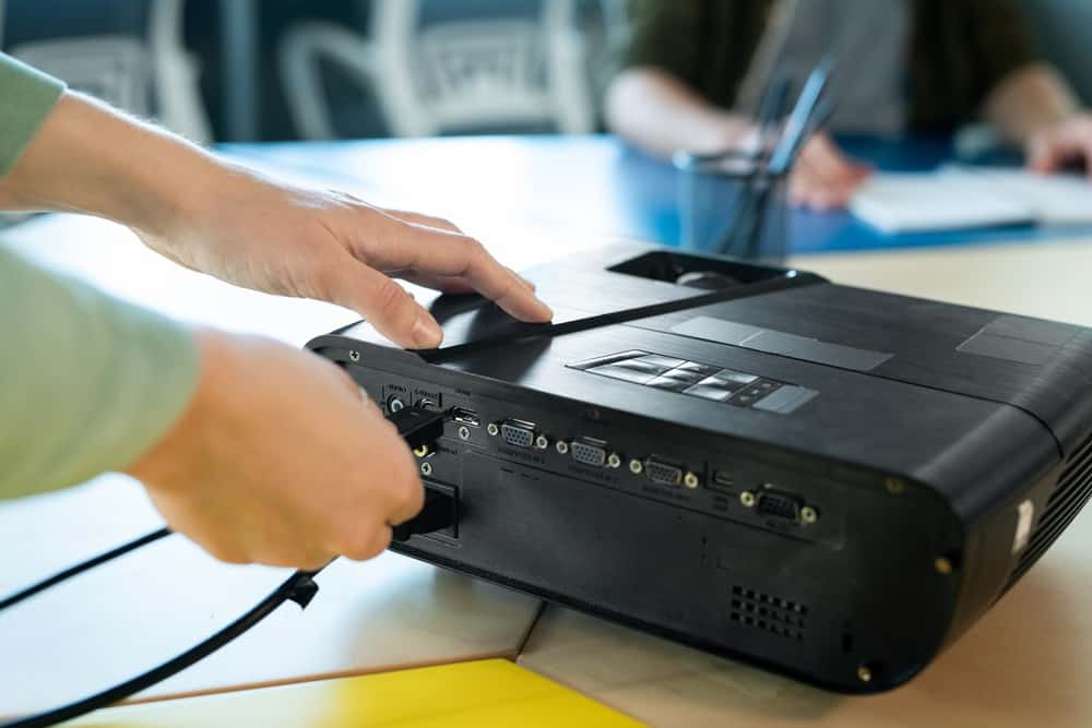 How to Make a Projector Wireless