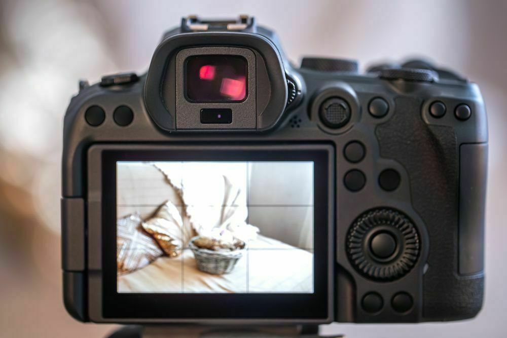 how to reset dslr camera