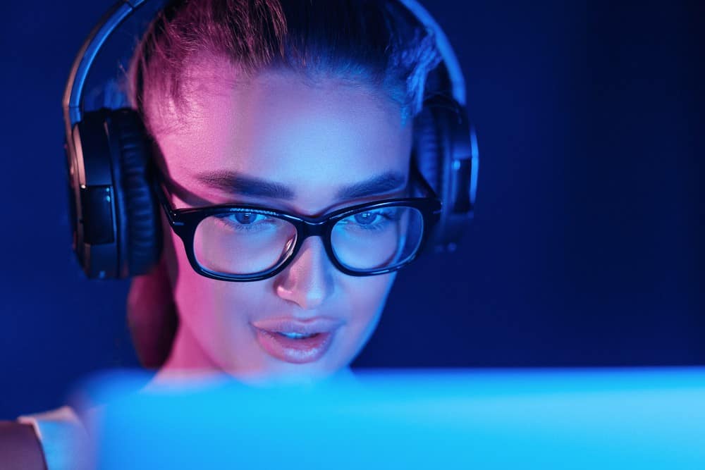 How To Wear A Gaming Headset With Glasses | Tips For Comfortable Headset Use