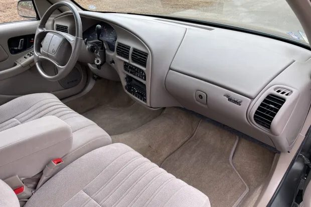 Buick Regal unutrašnjost