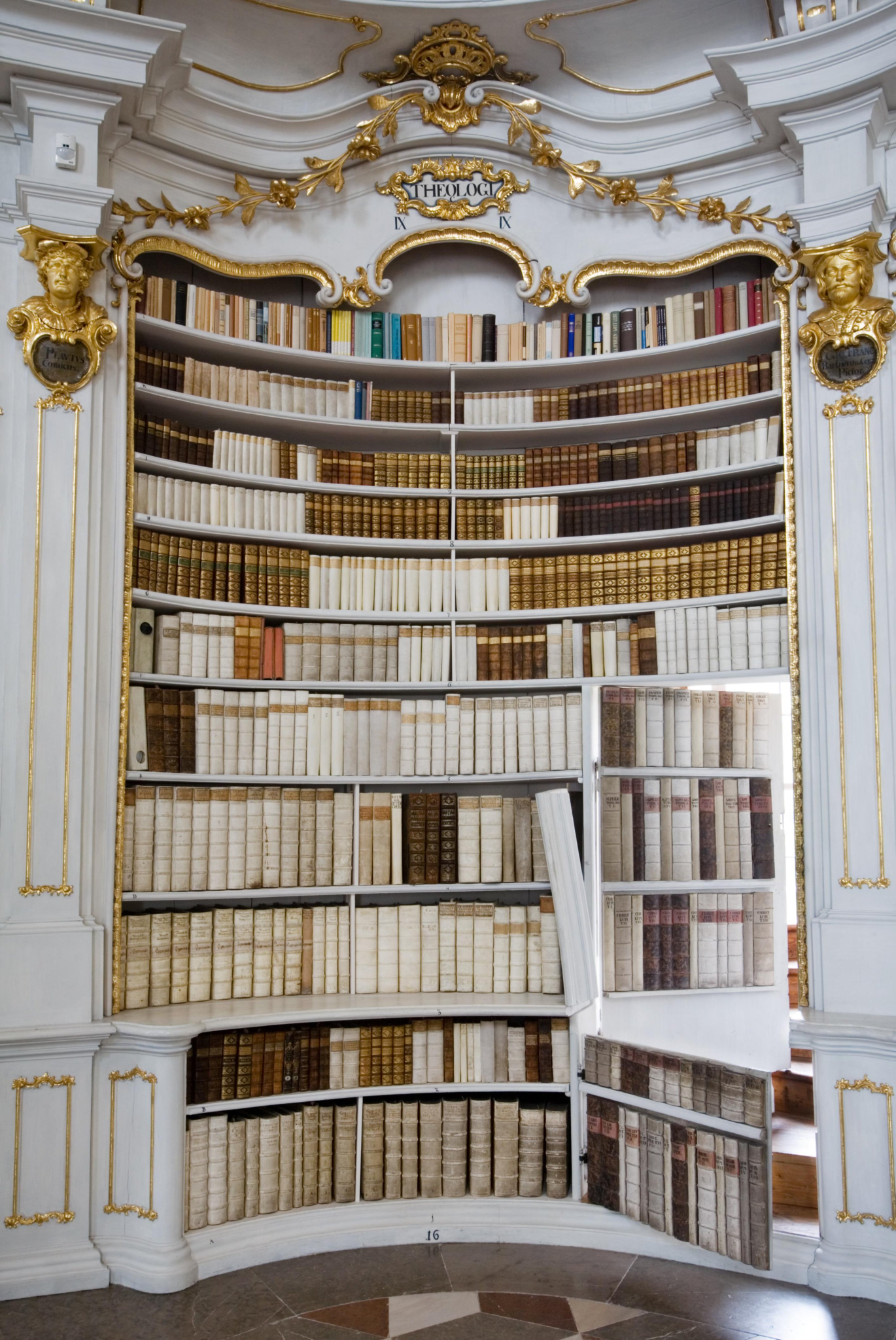 10 Incredible Hidden Doors (Libraries, Bookshelves, False Panels and ...
