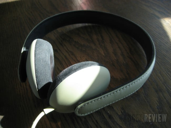 incase reflex headphones 2 650x487 1