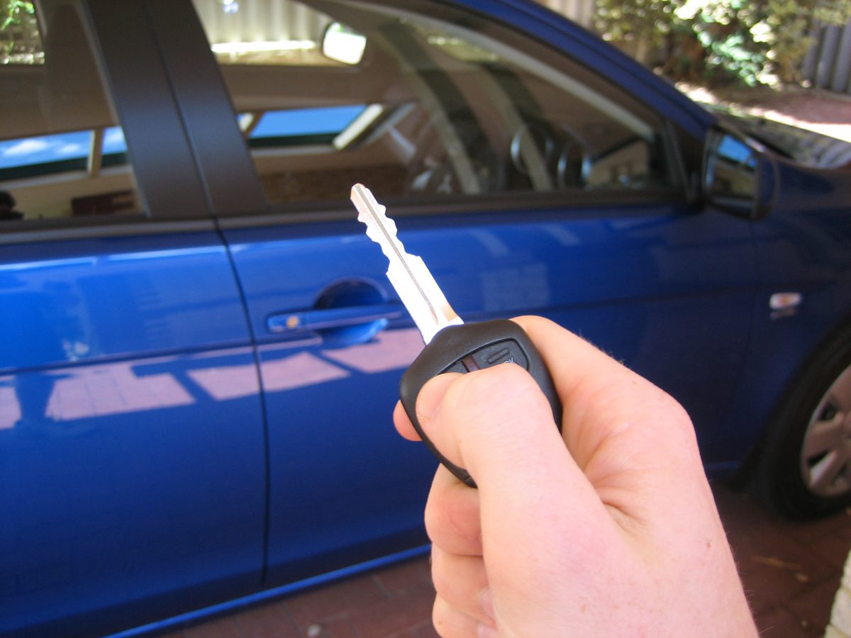 Choosing the Best Door Lock for your Rental: Keyless Entry vs. Lockbox