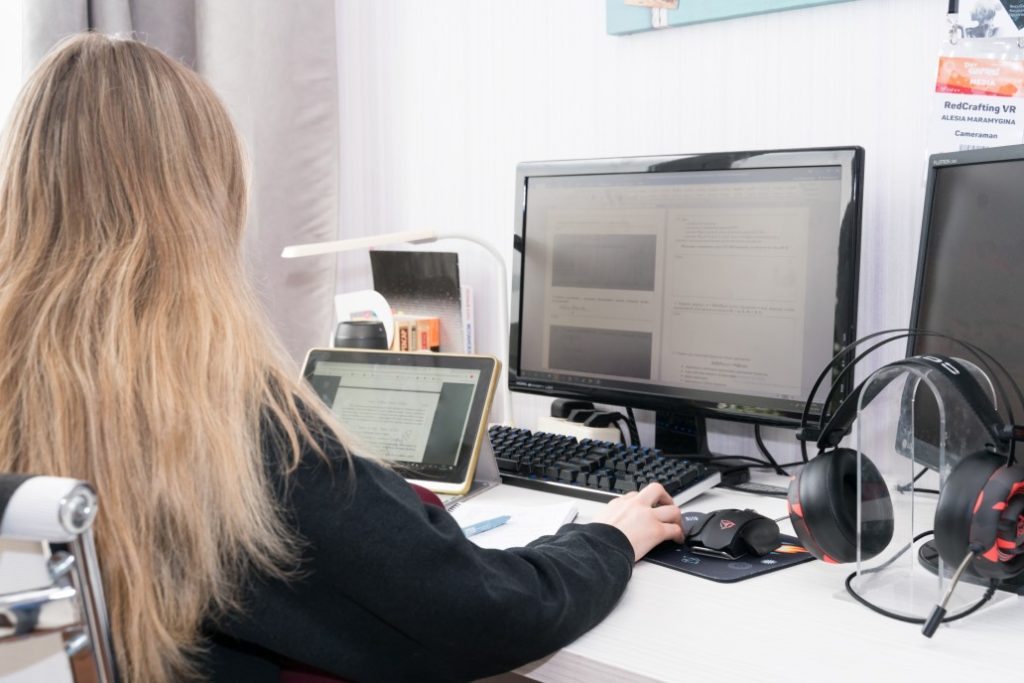 Reduce Glare On A Monitor How To Stop Glare On Computer Screen