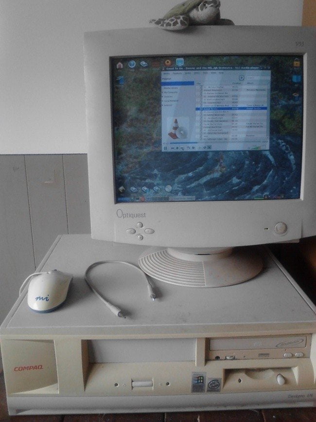 How to Turn an Old Computer into the Mother of all Jukeboxes (how to)