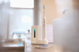 The Philips Sonicare Flexcare Platinum Connected review.||Sonicare App |Sonicare Flexcare Platinum Connected Buttons