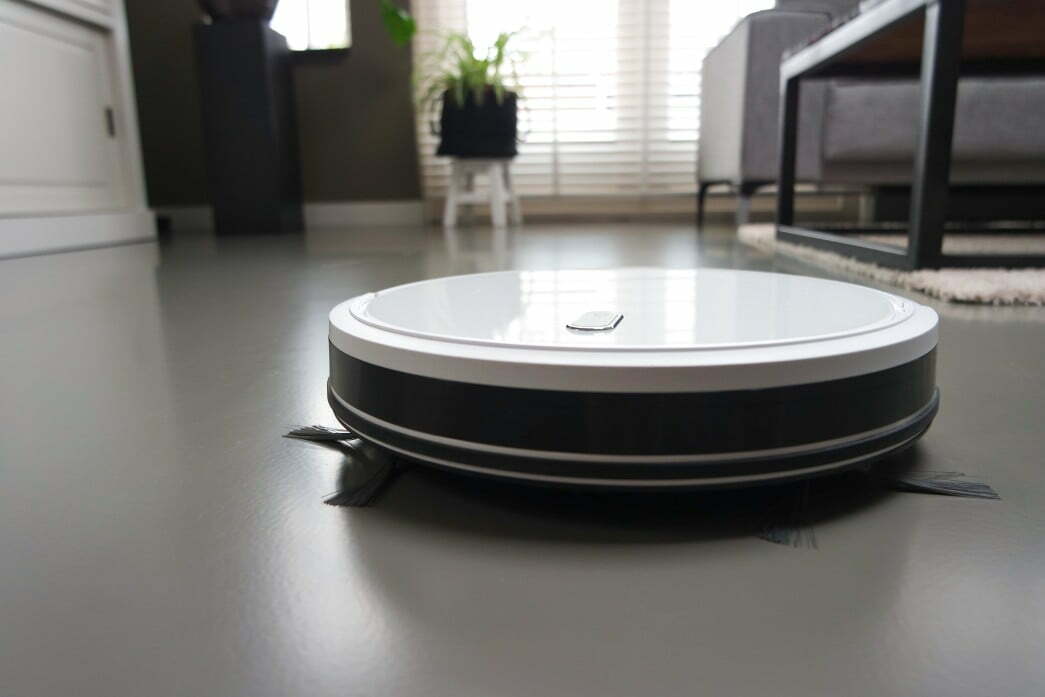 Robot Vacuum Vs Regular Vacuum Can A Roomba Replace A Normal Vac?