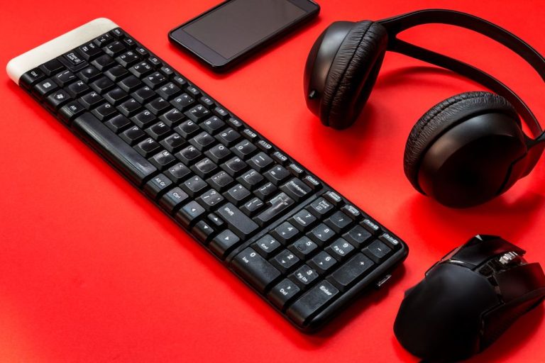 Best USB C Headphones ~ Top Type-C Earbuds