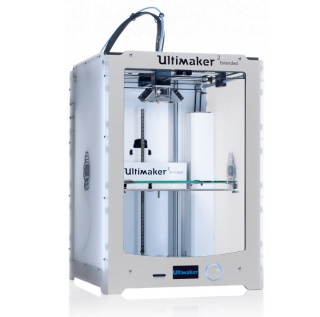 A review of the Ultimaker 2 extended.|A test print with the Ultimaker 2 Extended. |3d printer layering|3D printing process of the Ultimaker 2 Extended 3D Printer.|Print head of the 3D printer|